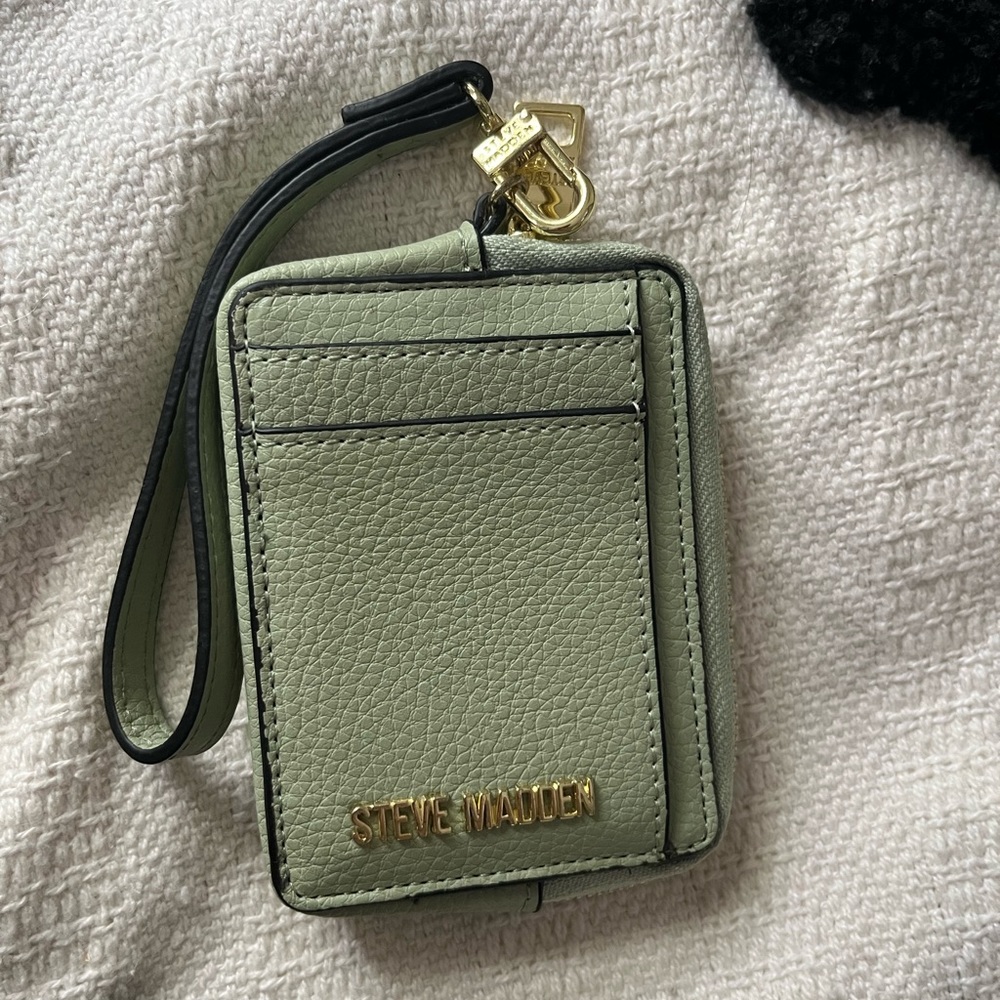 Steve Madden Green Card Holder